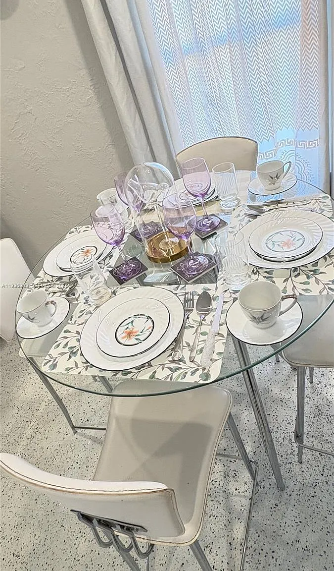 1 bed, 1.0 bath, 820 sqft, $2,000 — Photo 3