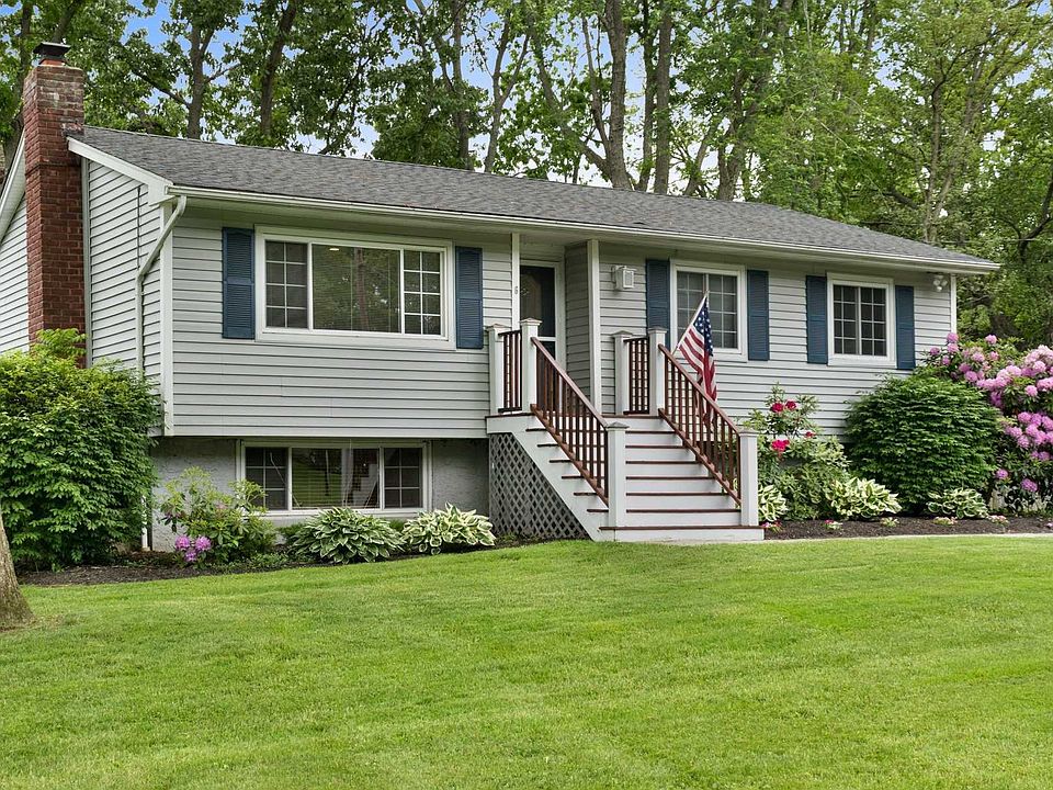 1st image of 6 Wenmore Ln