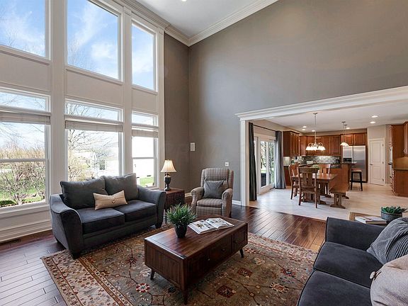 4th image of 5353 Lynbrook Ln