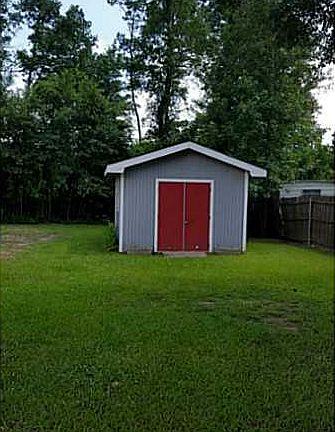 3rd image of 305 Live Oak St