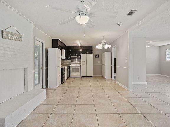 5th image of 9494 Woodland Dr