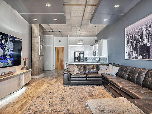 3rd image of 411 1st Ave APT 503