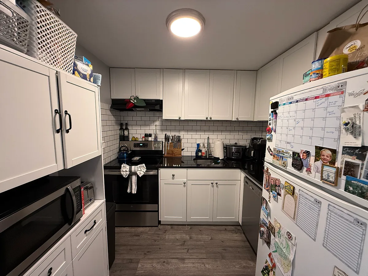 Building Photo - 98 Fountain Ln #4
