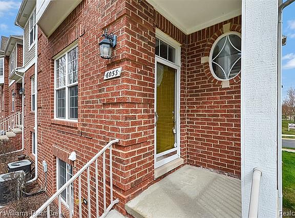 3rd image of 6053 Windemere Ln