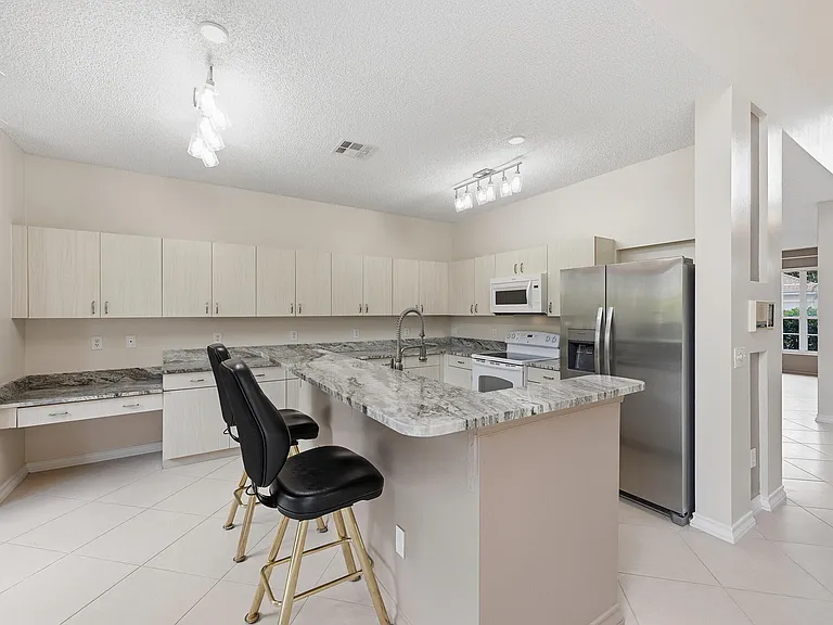 18474 Old Princeton Ln — Photo 17