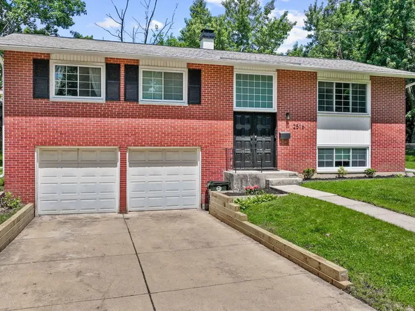 2516 Jackson Dr, Woodridge, IL 60517