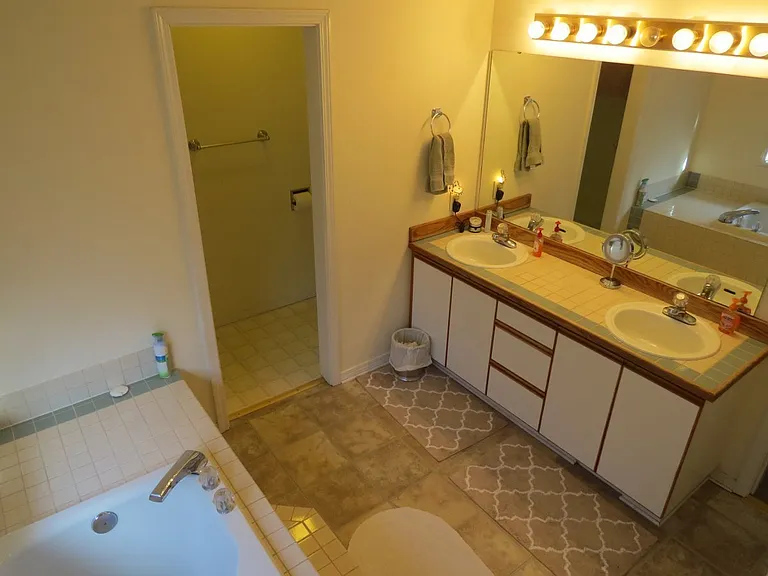 7416 Beaver Creek Ln — Photo 17