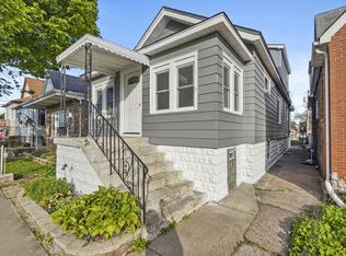 953 Pearl St, Whiting, IN 46394