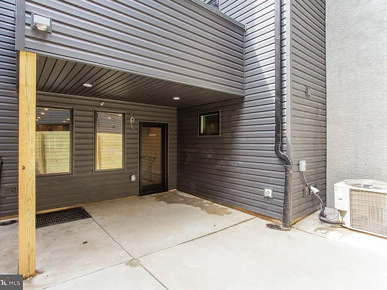 1619 Bainbridge St #1 — Photo 20