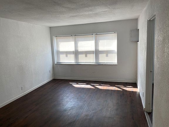 2nd image of 3752 Chippewa St #7