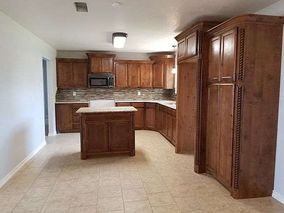 3rd image of 1210 E 52nd St