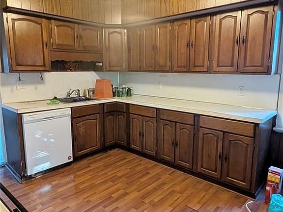 3rd image of 104 Prospect Ave