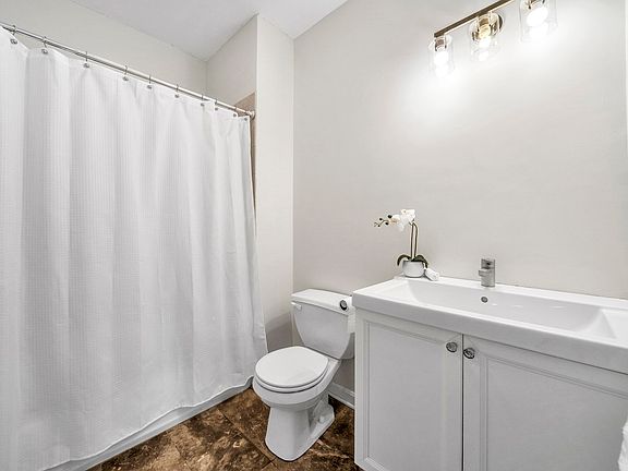 5th image of 257 Pleasant St APT 7