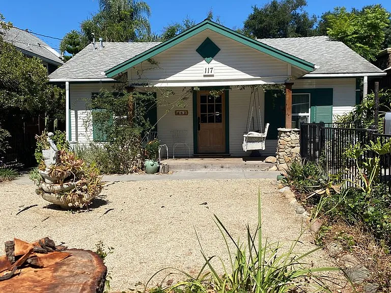 Alvarado — Photo 1