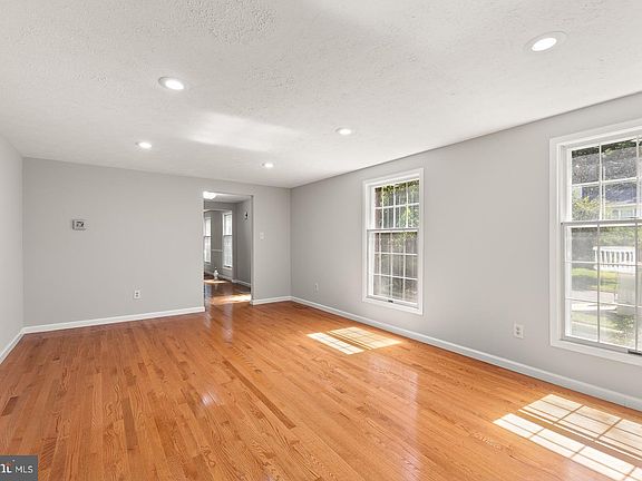 4th image of 5918 Oak Ridge Ct