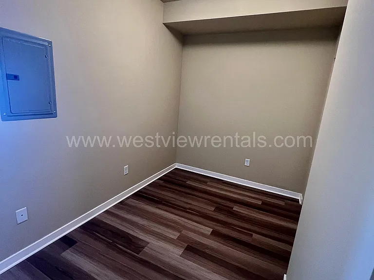200 E Maple St — Photo 134