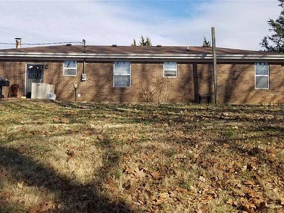 3rd image of 6631 Julie Ln SE