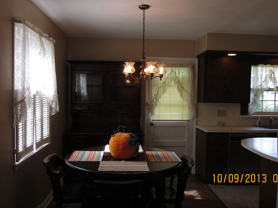 1st image of 25 Canterbury Ln