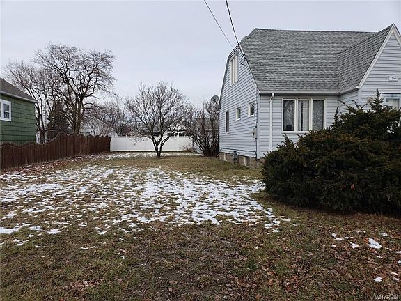 3rd image of 2966 North Ave