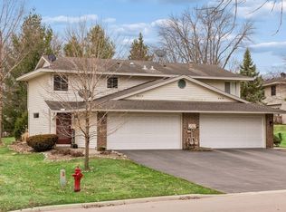 8425 W 97th St, Bloomington, MN 55438