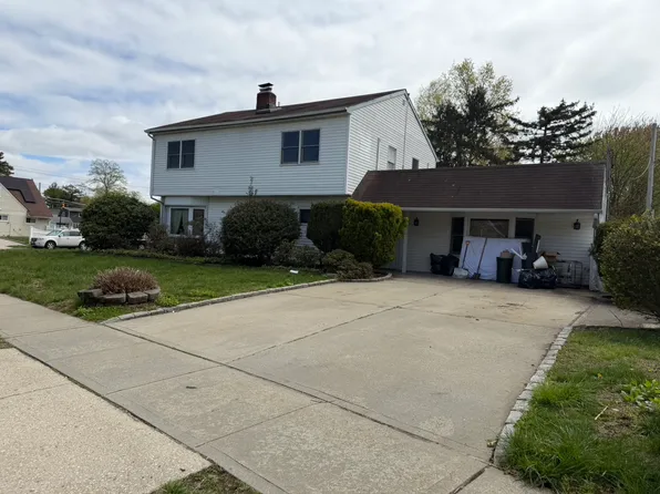 (undisclosed Address), Levittown, NY 11756