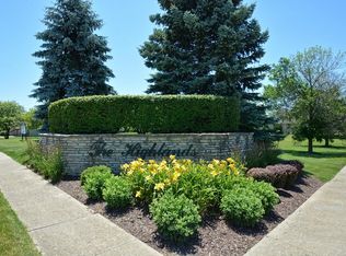 26555 W Highland Dr, Channahon, IL 60410