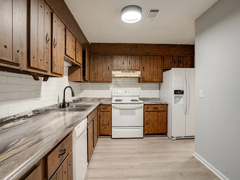 741 Longhunter Ct — Photo 9