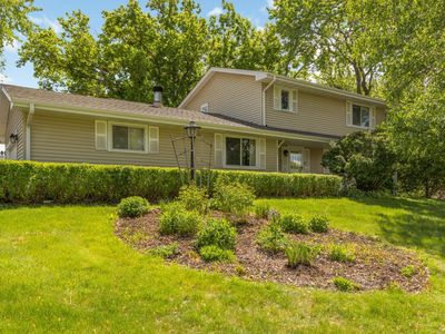 8701 32nd Ave N, New Hope, MN, 55427