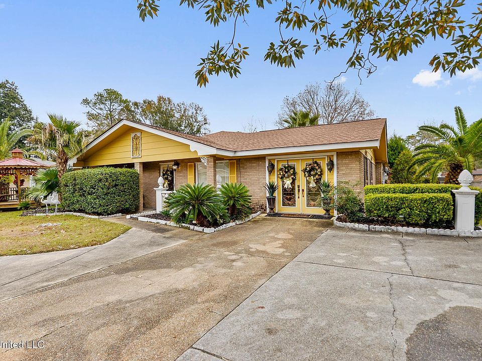 1st image of 609 W David Dr