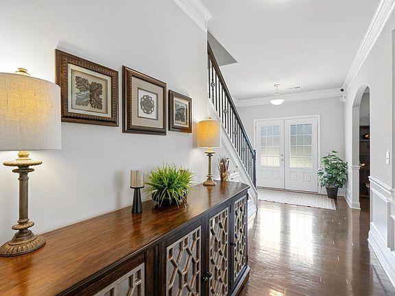 5th image of 18 Heydon Hall Ct