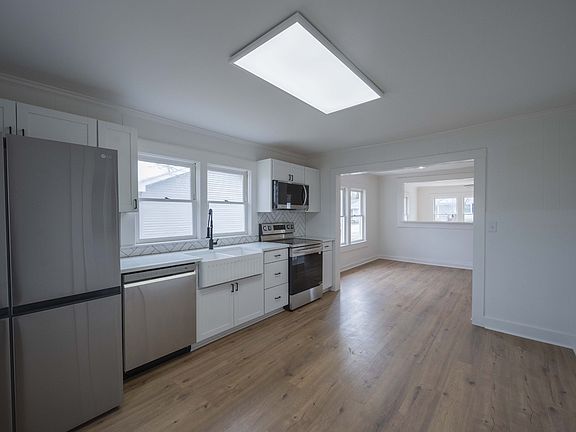 3rd image of 109 Hight St