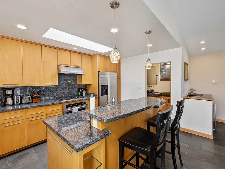 452 Marine Pl — Photo 13