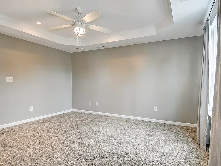 224 Taylor Ave W — Photo 23