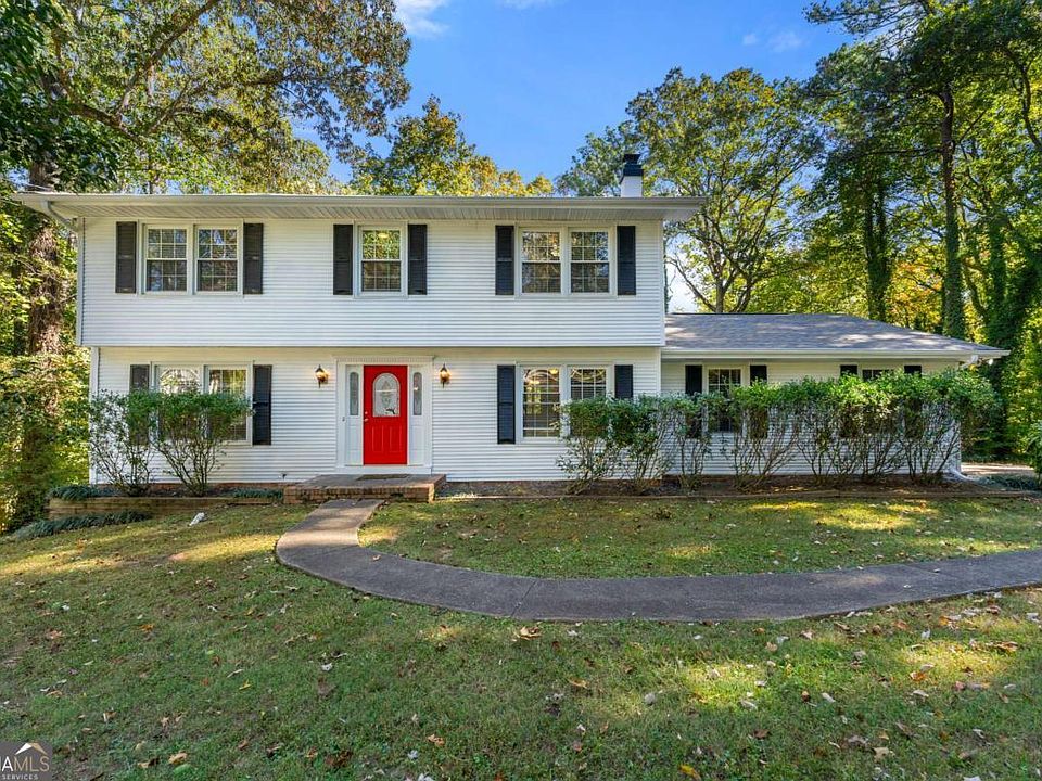 1st image of 4574 Woodland Cir NE