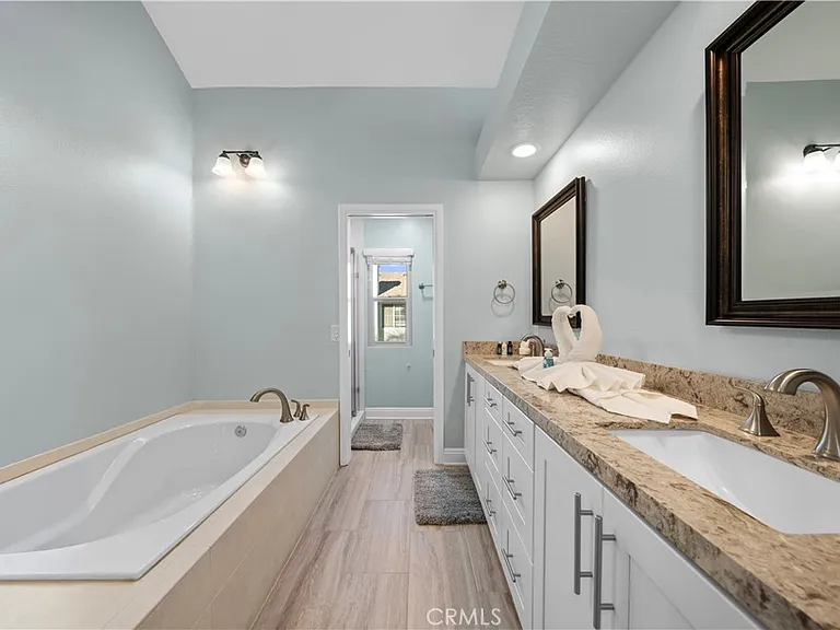 478 E Yale Loop — Photo 24
