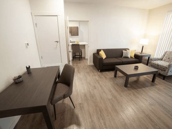 3rd image of 201 Unser Blvd NW #16535582