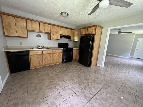 2nd image of 44 Webb Ct NE