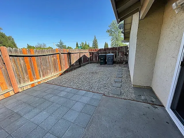 2385 S Whitney Blvd — Photo 16