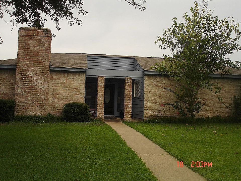 2015 photo, old roof