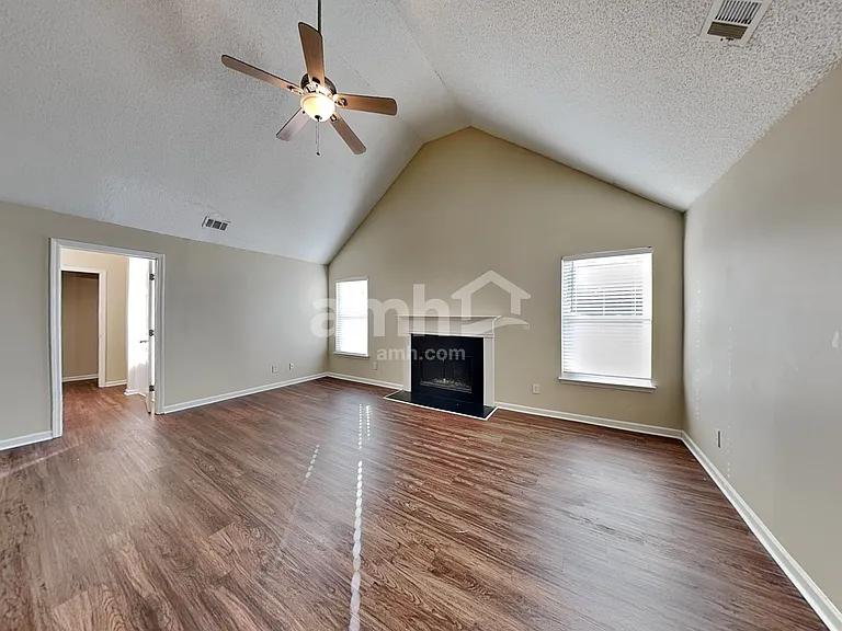 298 Sheffield Ln — Photo 10