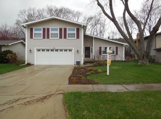 96 Spring Ave, Glen Ellyn, IL 60137