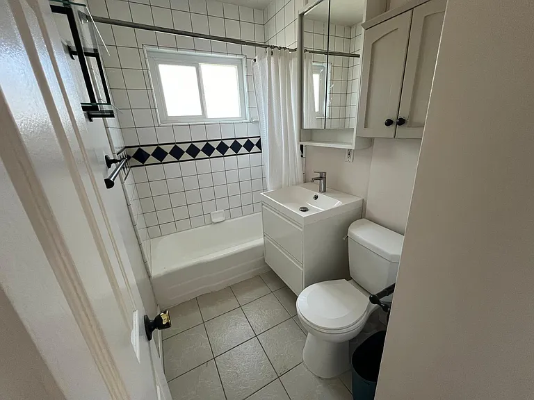 714 Bay St #3 — Photo 6