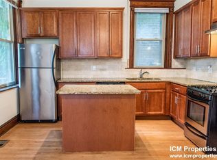 852 W Wellington Ave #1, Chicago, IL 60657