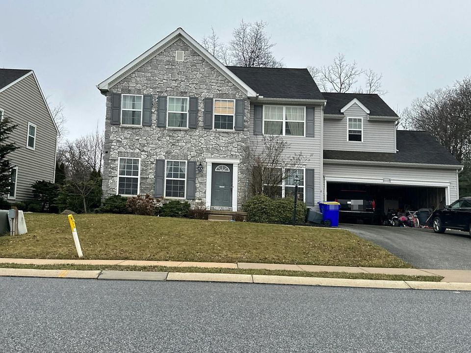 1st image of 6 Logan Dr