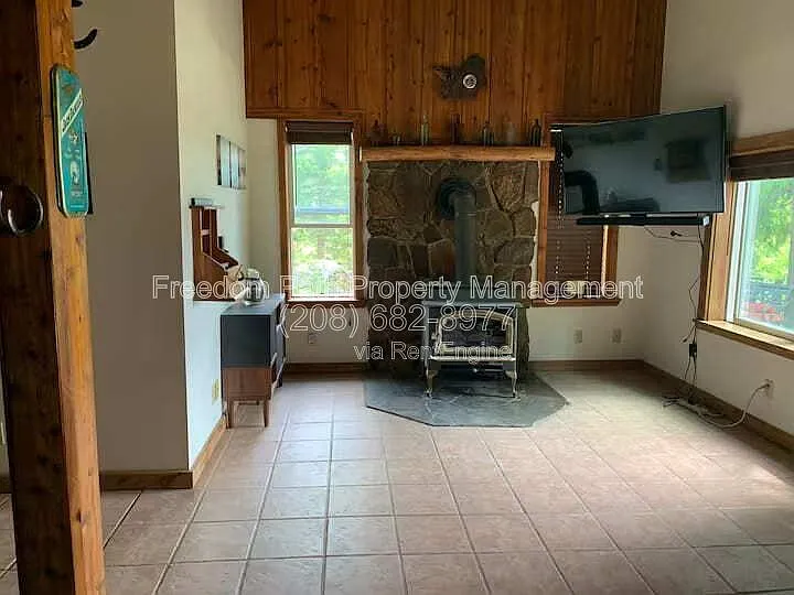298 Woods Rd — Photo 5