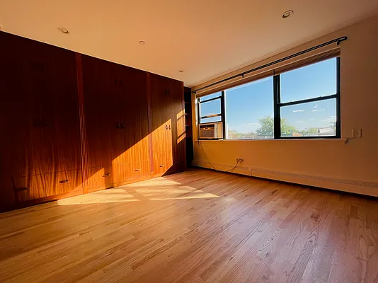 Rented by Avenue Sotheby's International Realty | media 41