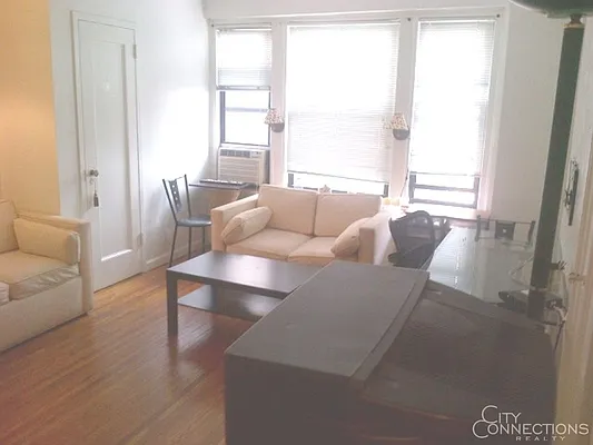 Rented by City Connections Realty | media 15