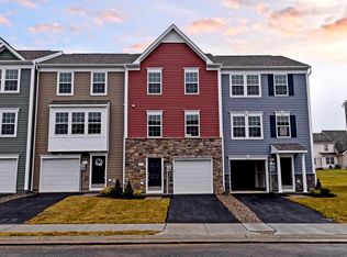 11 Cecily Way, Ranson, WV 25438