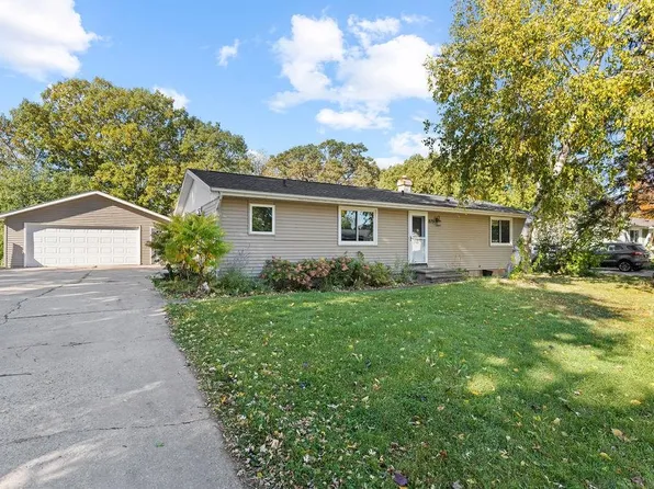 875 Heritage Trl, Oshkosh, WI 54904