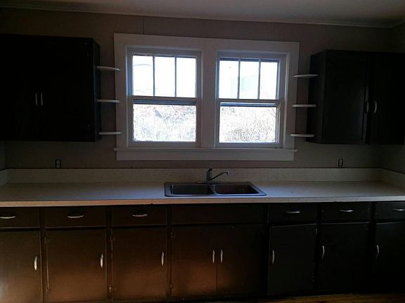 3rd image of 1028 Beason Dr